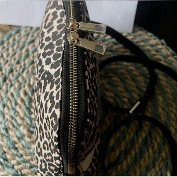 Dior beauty Crossbody Bag - Picture 2 of 5